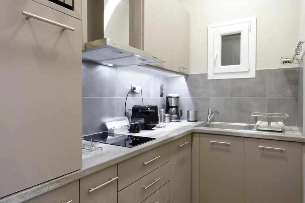 “Zeus”, Stylish Luxury Business Suite In The Heart Of Athens. Atenas Exterior foto